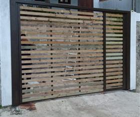 portão basculante madeira horizontal pinos